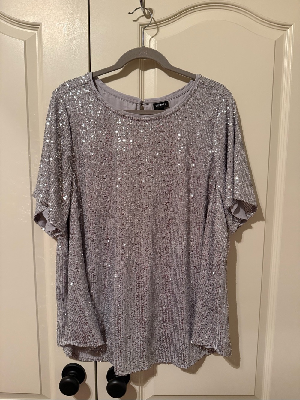 Torrid Silver Sequin Short Sleeve Tee Top Sz 2
